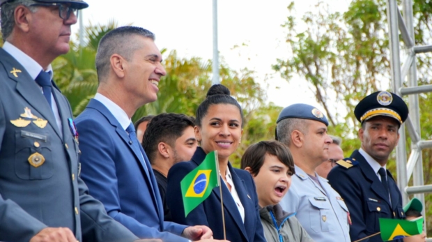 O patriotismo desfilou em São Roque! Com escolas, forças de segurança e instituições locais, a cidade reviveu com emoção o Desfile Cívico de 7 de Setembro. Foto: Prefeitura De São Roque