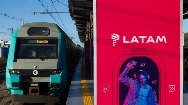 Chegar com conforto, estilo e conexão: com o Trem Expresso LATAM, o caminho até o The Town vira parte do espetáculo. Crédito: Samuel Chaves/S4 PHOTOPRESS