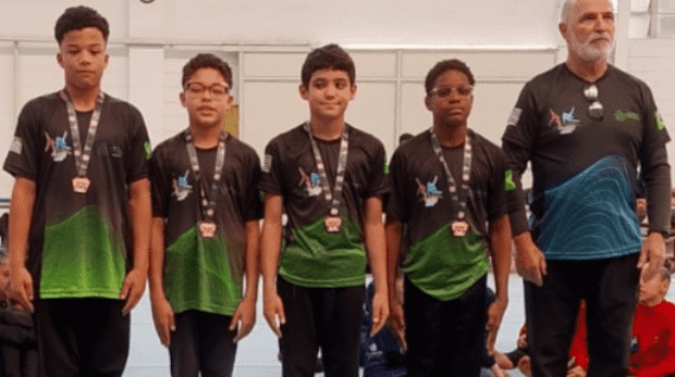 Equipe masculina de Ginástica Artística de Osasco mostra talento e garra no Estadual — desempenho que reflete investimento e paixão pelo esporte! Foto: Divulgação 