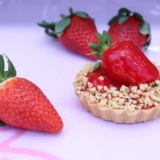 Entre sabores, sorrisos e muitos morangos 🍓✨ Viva a experiência do Festival do Morango em Cotia!