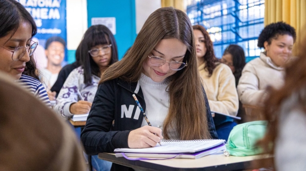 Simulado do Enem reúne cerca de 120 alunos da Maratona de Itapevi neste domingo (19), no Cemeb Bemvindo Moreira Nery. A Maratona do Enem oferece aulas, simulados e revisão para preparar estudantes para o exame nacional. Foto: Prefeitura De Itapevi