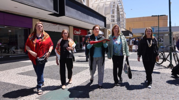 A Prefeitura de Osasco celebrou os 180 anos de nascimento de Antônio Agú com mais uma edição do Programa Nossa História, em frente ao Osasco Plaza Shopping. Imagens: John Amp