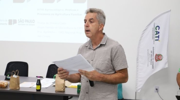 O engenheiro agrônomo Osmar Mosca Diz, autor do e-book “PANC”, apresenta espécies cultivadas no Centro de Educação Ambiental Fazendinha Feliz, em Campinas (SP), referência no estudo e cultivo de plantas alimentícias não convencionais.