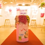 Encontro gratuito no Shopping Granja Vianna reúne histórias inspiradoras de superação e encerra a exposição “Forte e Bela com lenço e estilo”, que arrecada lenços para mulheres em tratamento contra o câncer. Foto: Prefeitura De Cotia