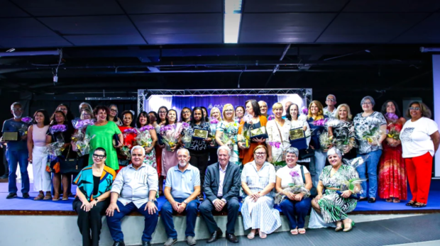 Profissionais da rede municipal de ensino são homenageados em Osasco, com destaque para os docentes que se aposentaram em 2025  -Fotos: Danilo de Jesus