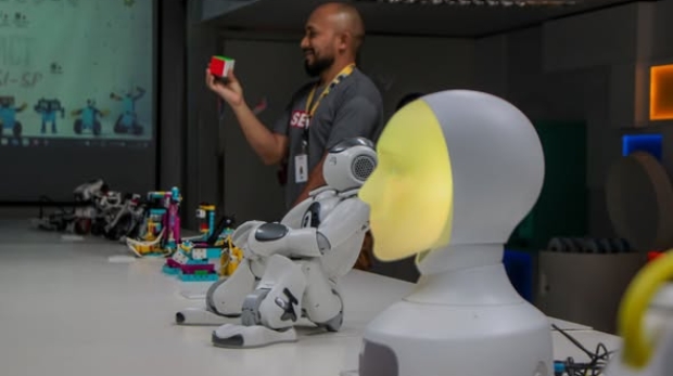 Alunos de Pirapora do Bom Jesus exploram tecnologia e robótica na Unidade Móvel do SESI-SP — uma experiência que inspira e desperta novos talentos. Foto: Prefeitura De Pirapora Do Bom Jesus (Redes Sociais/Reprodução)