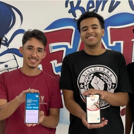 A partir da esquerda, Victor Taveira Navarro, Guilherme Felix Barreto, Vinícius Valero Chabariberi e Gabriel da Silva. Foto: Divulgação/Governo de SP