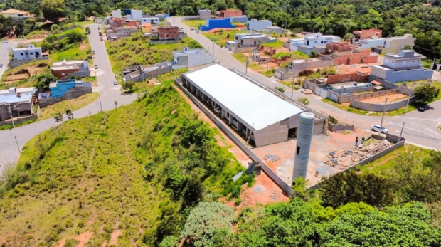 Mais um avanço para o futuro de Araçariguama: a nova Creche e Berçário do Cruz das Almas ganha forma e reforça o compromisso com nossas crianças. Foto: Prefeitura De Araçariguama