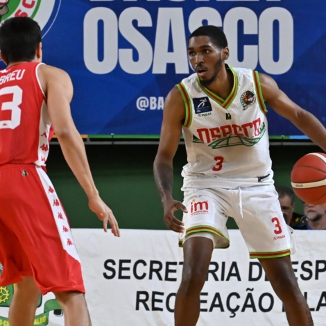 I - Harris em ação contra o Paulistano.  Foto: Fotos: Bruno Ulivieri/Basket Osasco