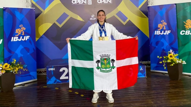 Anna Clara Pinheiro celebra mais uma conquista dupla no Brasília International Open, somando dois ouros para Osasco e para o programa Bolsa Atleta. Foto: Divulgação