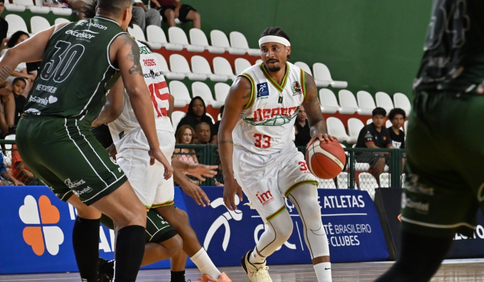 Eddy Carvalho pelo Basket Osasco. Foto: Bruno Ulivieri/Basket Osasco