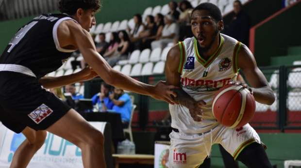 Harris em ação contra o Botafogo. Foto: Ale da Costa/Portrait Imagens