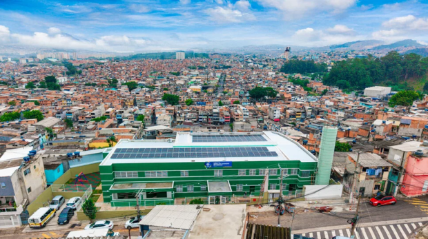 Autoridades municipais e familiares do homenageado participam da inauguração da Creche Geraldo Dionizio de Aguiar, no Jardim Mutinga, que atenderá 150 crianças em período integral.
📷 Foto/Drone: Fernanda Cazarini / Caio Henrique