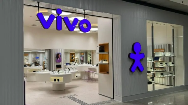 A Vivo inicia, a partir de 31 de dezembro de 2025, a transição do regime de concessão para autorização, encerrando gradualmente a telefonia fixa e ampliando investimentos em fibra óptica e conectividade digital em todo o Brasil.