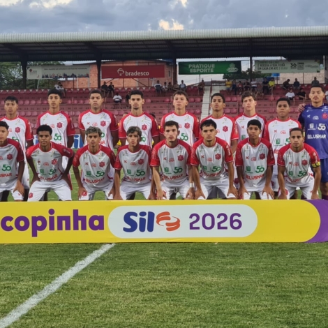 Jogadores do Osasco Audax perfilados antes da partida contra o Atlético Mineiro, no Estádio José Liberatti, pela Copa São Paulo de Futebol Júnior. Registro fotográfico referente à apresentação das equipes antes da partida. Texto e foto: Giane Vieira @giane.vvieira
