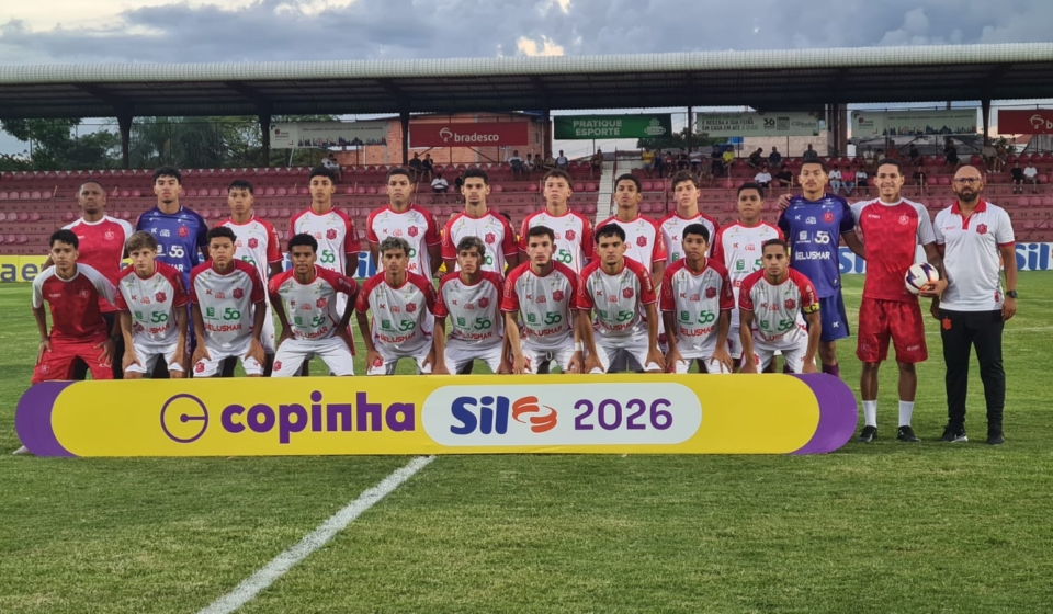 Jogadores do Osasco Audax perfilados antes da partida contra o Atlético Mineiro, no Estádio José Liberatti, pela Copa São Paulo de Futebol Júnior. Registro fotográfico referente à apresentação das equipes antes da partida. Texto e foto: Giane Vieira @giane.vvieira