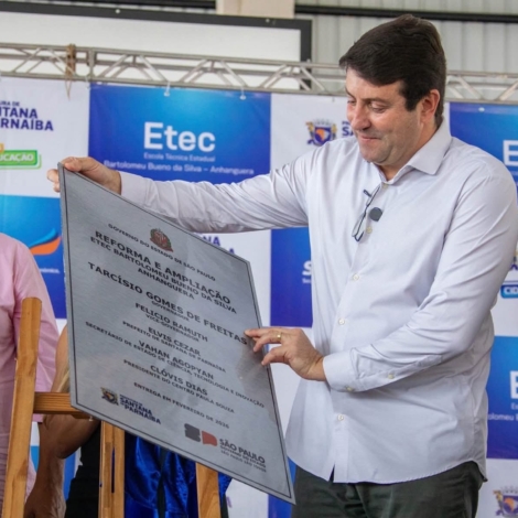 Prefeito Elvis Cezar inaugura ampliação e reforma da Etec Bartolomeu Bueno da Silva, na Fazendinha. Foto: Arquivo Pessoal - Prefeito Elvis Cezar (Redes Sociais/Reprodução