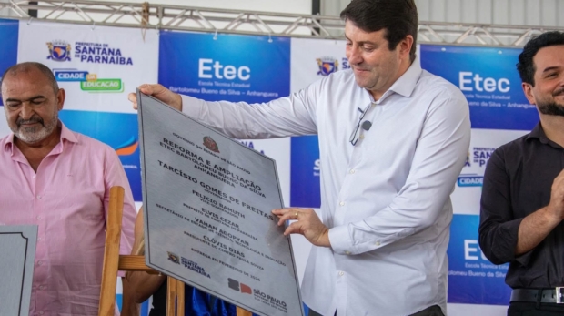 Prefeito Elvis Cezar inaugura ampliação e reforma da Etec Bartolomeu Bueno da Silva, na Fazendinha. Foto: Arquivo Pessoal - Prefeito Elvis Cezar (Redes Sociais/Reprodução