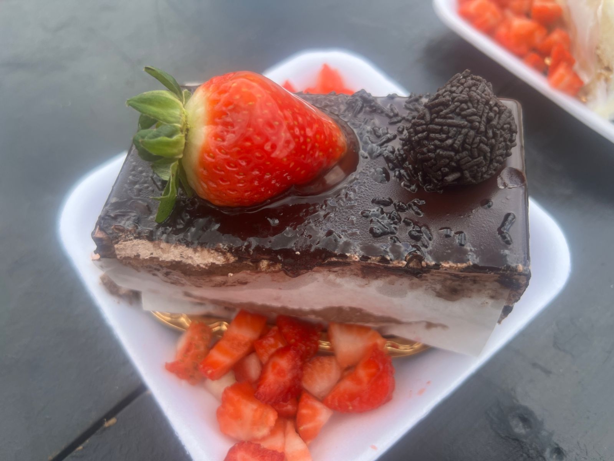 Delícias que conquistam todos os gostos: tortas artesanais, doces gourmet, milk-shakes, sorvetes e criações exclusivas à base de morango são as grandes estrelas do CARNAKIDS – Festival do Morango, em Osasco.