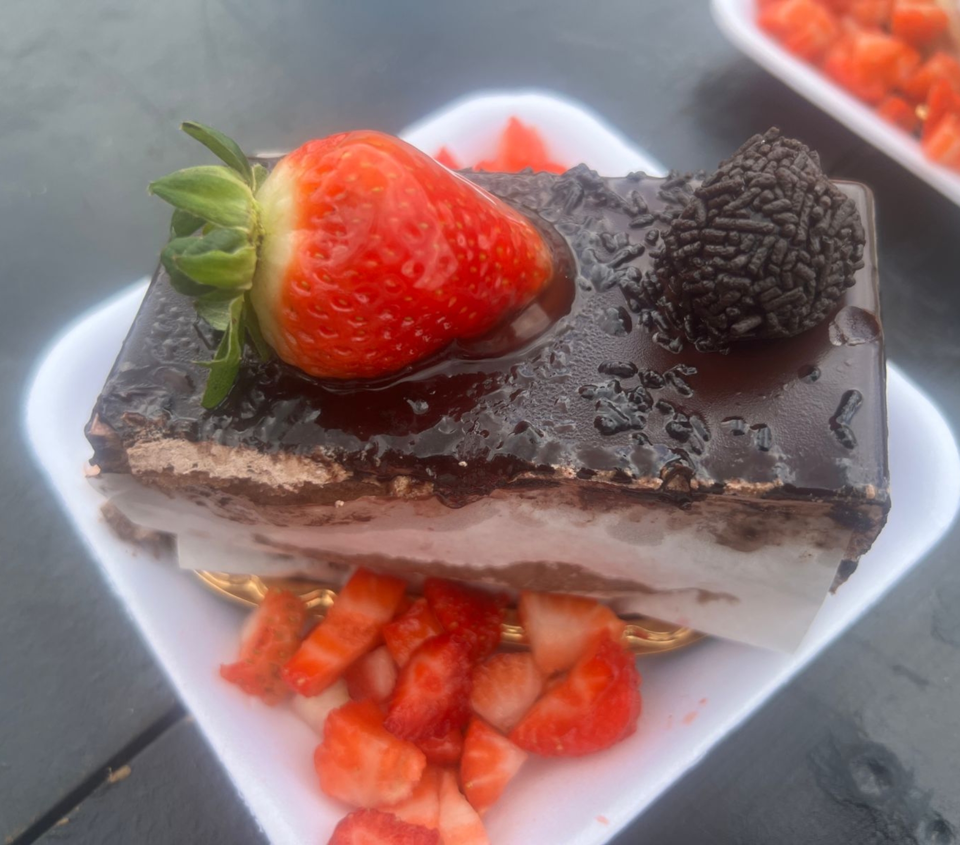 Delícias que conquistam todos os gostos: tortas artesanais, doces gourmet, milk-shakes, sorvetes e criações exclusivas à base de morango são as grandes estrelas do CARNAKIDS – Festival do Morango, em Osasco.