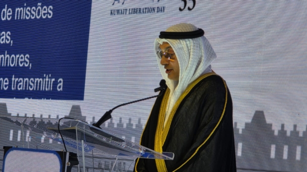 Embaixador Talal Rashed Almansour discursa durante a celebração do 65º Dia Nacional do Kuwait, em Brasília. Foto: Divulgação