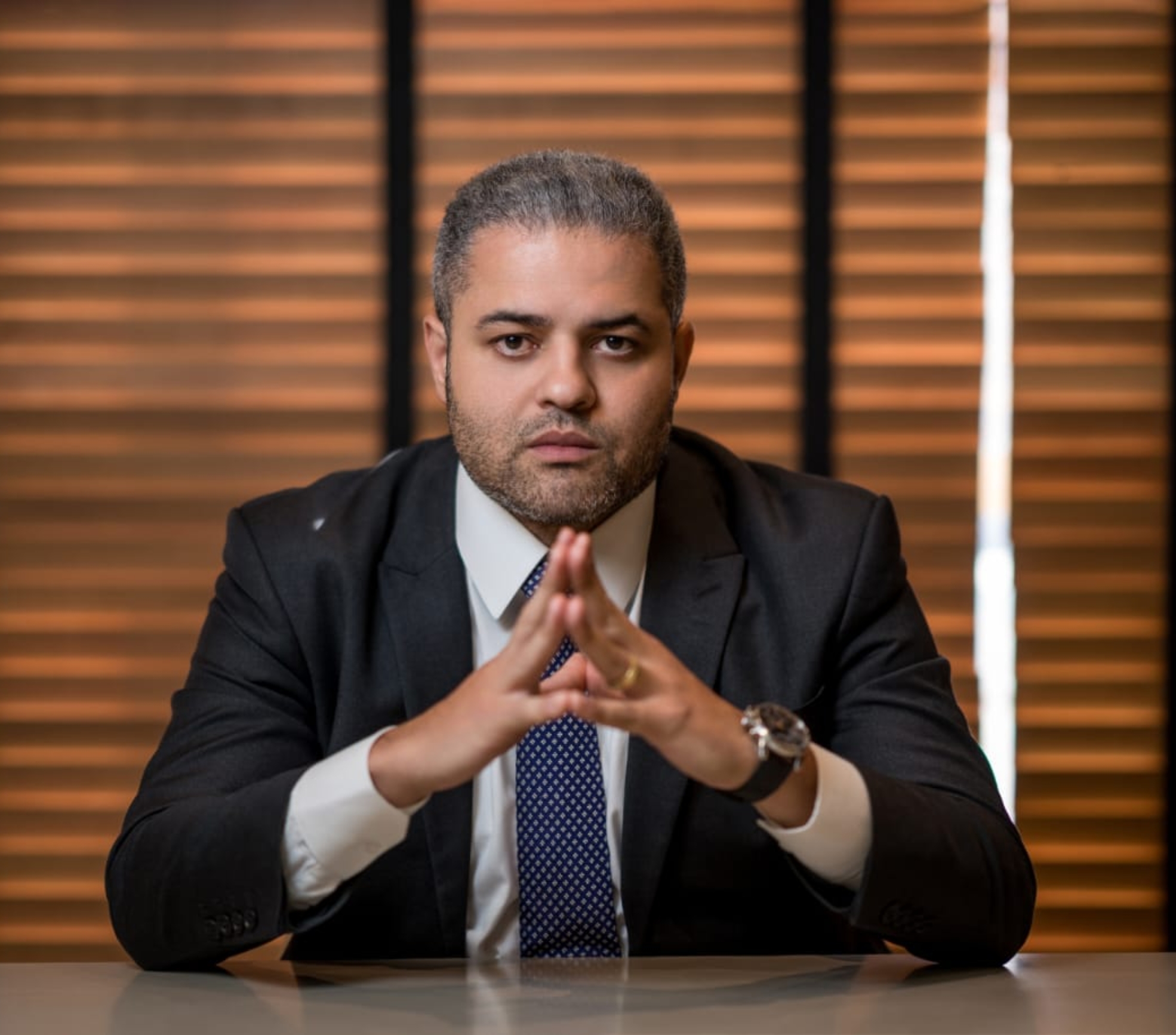 Marco Aurélio Mestre Medeiros, advogado e sócio-fundador do escritório Mestre Medeiros Advogados Associados, defende a recuperação judicial como instrumento estratégico de preservação de empresas em tempos de instabilidade econômica. Foto: Divulgação