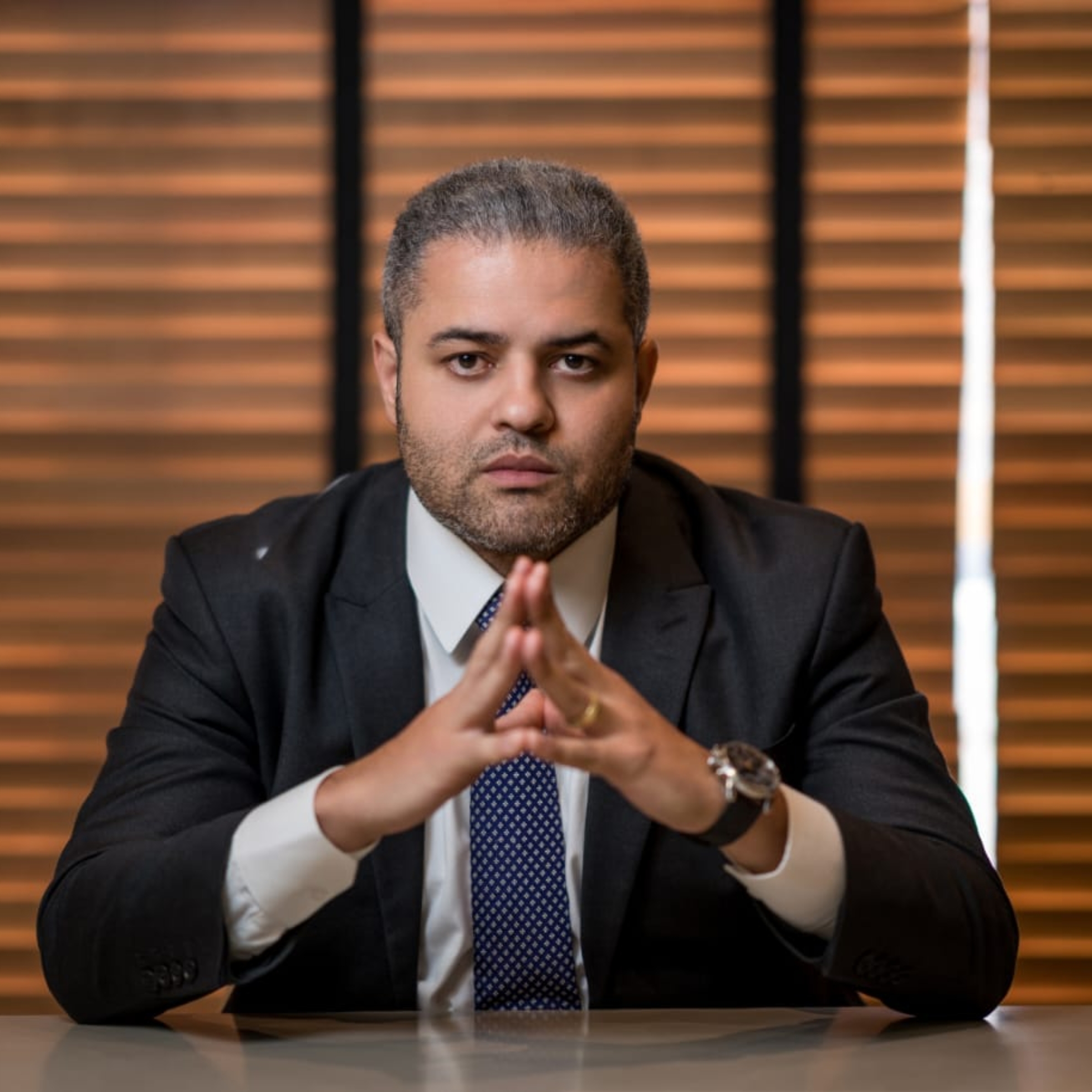 Marco Aurélio Mestre Medeiros, advogado e sócio-fundador do escritório Mestre Medeiros Advogados Associados, defende a recuperação judicial como instrumento estratégico de preservação de empresas em tempos de instabilidade econômica. Foto: Divulgação