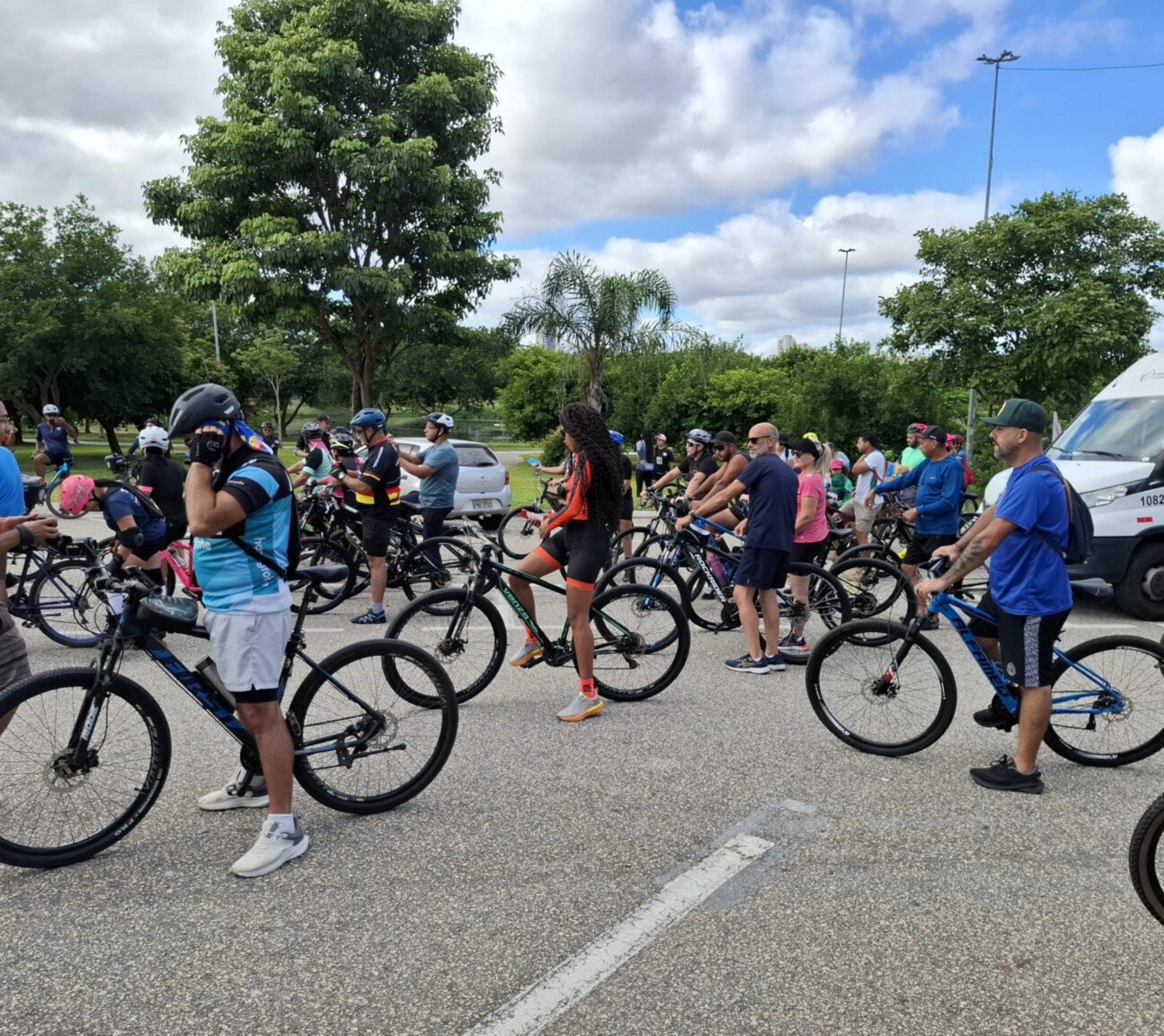 Ciclistas se concentram no Parque das Águas para a primeira edição 2026 do Pedala Sorocaba. Fotos: Luis Gustavo Adabro