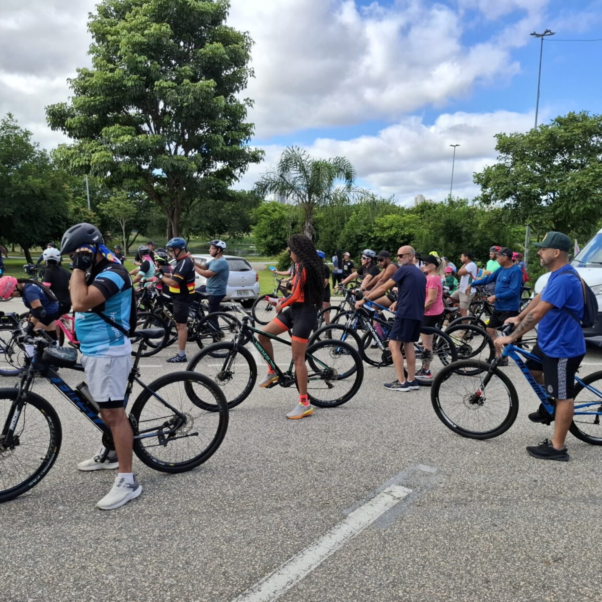 Ciclistas se concentram no Parque das Águas para a primeira edição 2026 do Pedala Sorocaba. Fotos: Luis Gustavo Adabro
