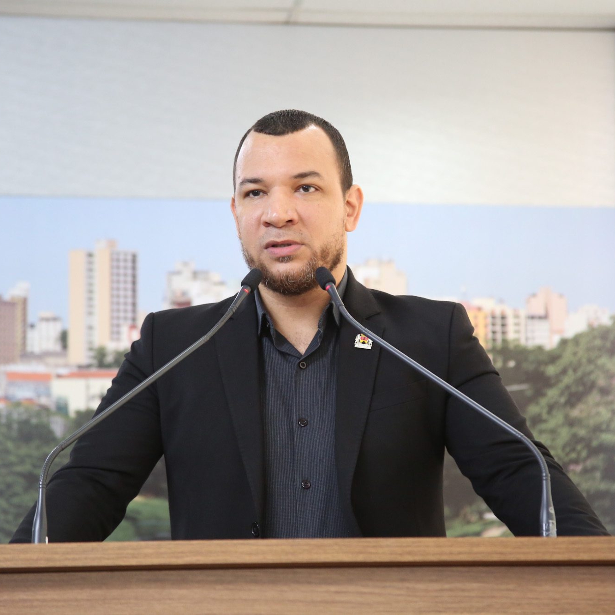 Dylan Dantas cobra esclarecimentos sobre falta de medicamentos na rede pública de Sorocaba Foto: Câmara de Sorocaba