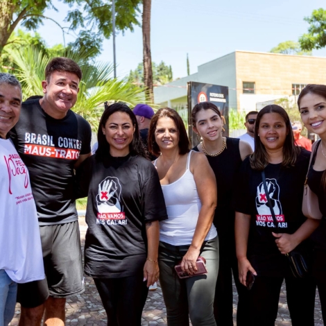 Moradores, autoridades e representantes da sociedade civil participaram da Passeata pela Paz em Araçariguama, em um ato de união e conscientização contra a violência e em defesa da vida das mulheres. Foto: Prefeitura De Araçariguama (Redes Sociais/Reprodução)