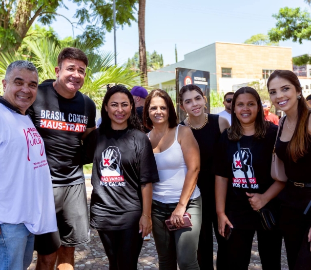 Moradores, autoridades e representantes da sociedade civil participaram da Passeata pela Paz em Araçariguama, em um ato de união e conscientização contra a violência e em defesa da vida das mulheres. Foto: Prefeitura De Araçariguama (Redes Sociais/Reprodução)