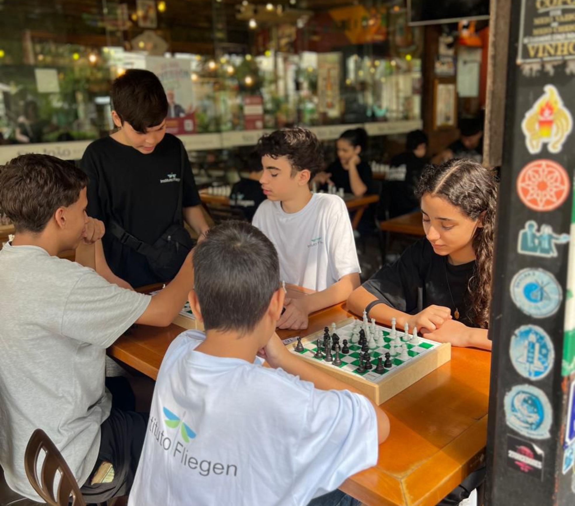 Instituto Fliegen promove torneio de xadrez para estudantes de Cotia e região, incentivando estratégia, conhecimento e integração entre os jovens. ♟📚🏆