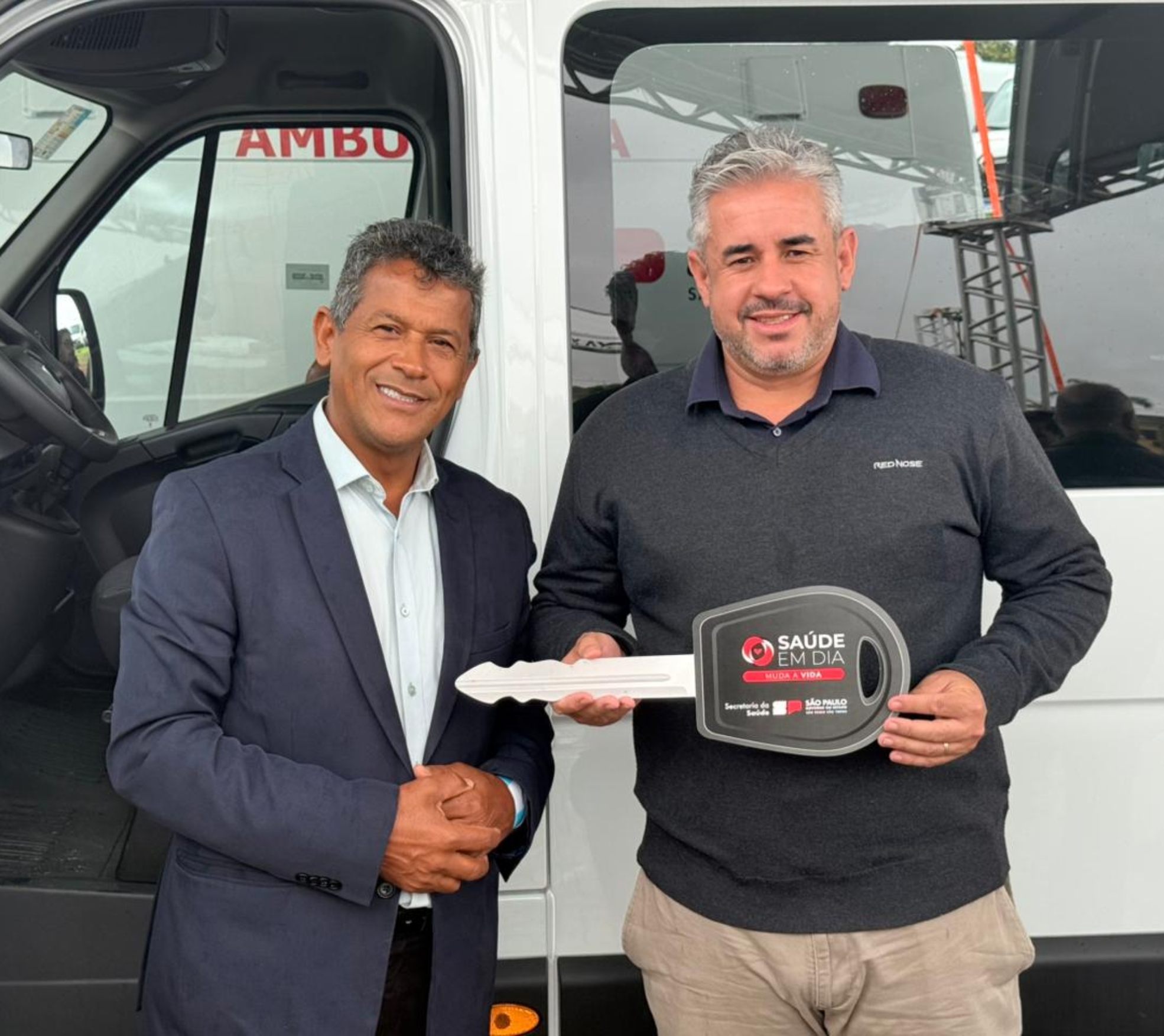 Mairinque recebe nova ambulância entregue pelo Governo do Estado para reforçar o transporte de pacientes e ampliar o atendimento da rede municipal de saúde. Foto: Prefeitura De Mairinque 🚑🏥