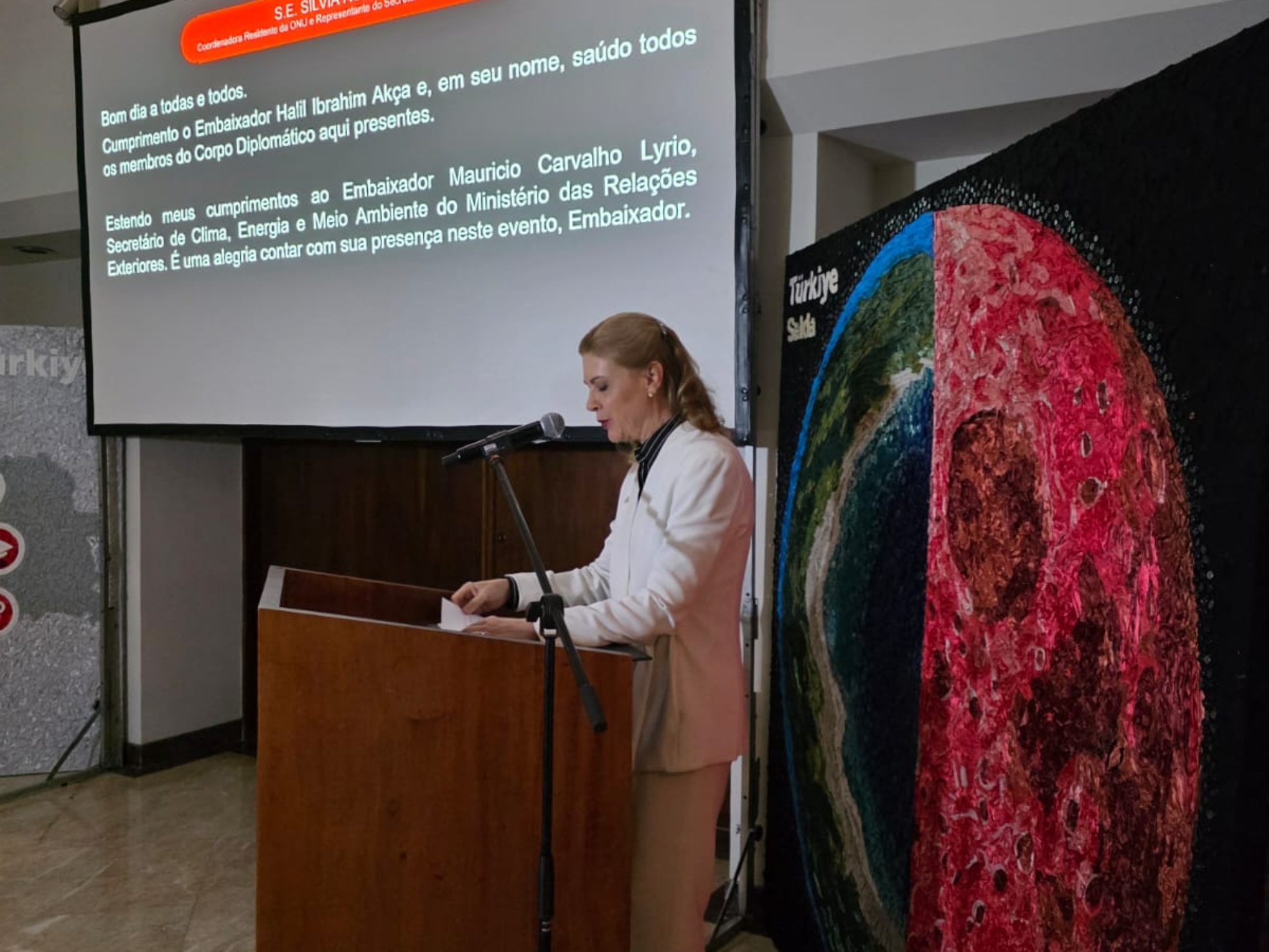 Autoridades e representantes internacionais participam de evento na Embaixada da Turquia em Brasília sobre o Dia Internacional do Resíduo Zero. Foto:. Divulgação