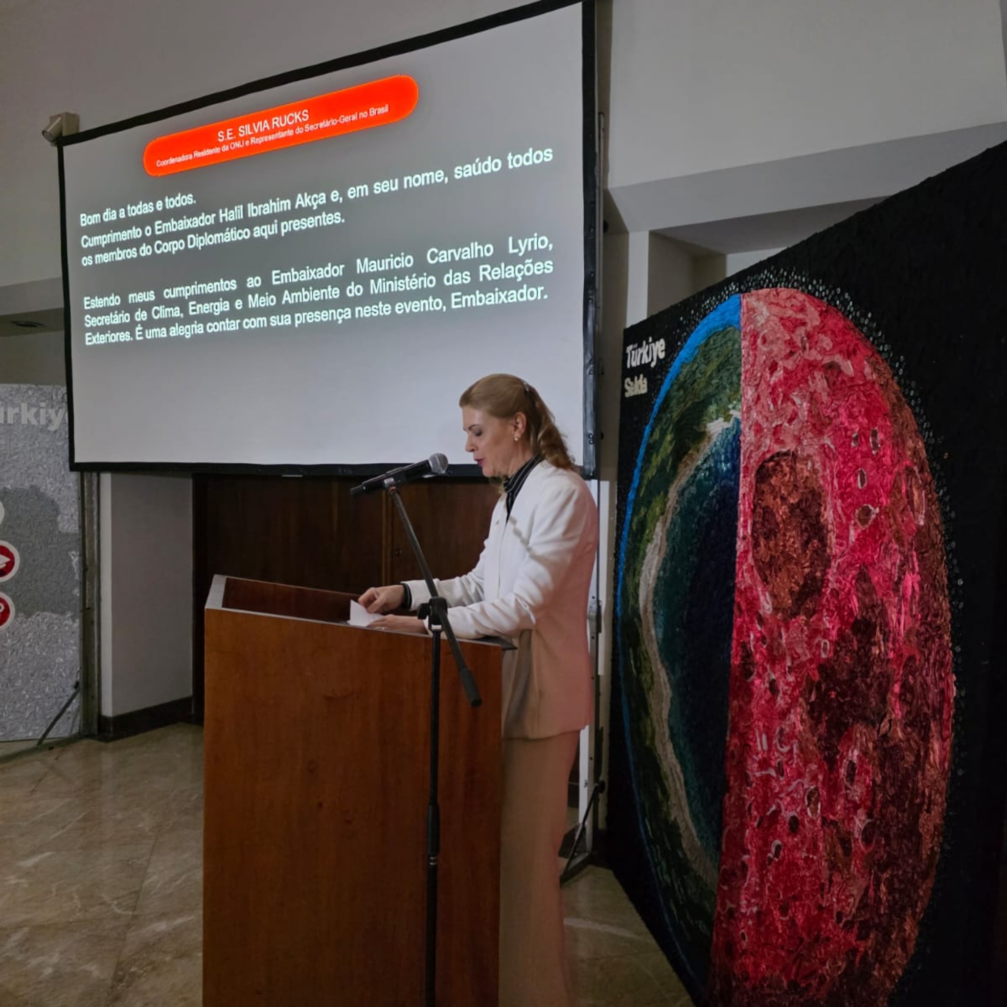 Autoridades e representantes internacionais participam de evento na Embaixada da Turquia em Brasília sobre o Dia Internacional do Resíduo Zero. Foto:. Divulgação