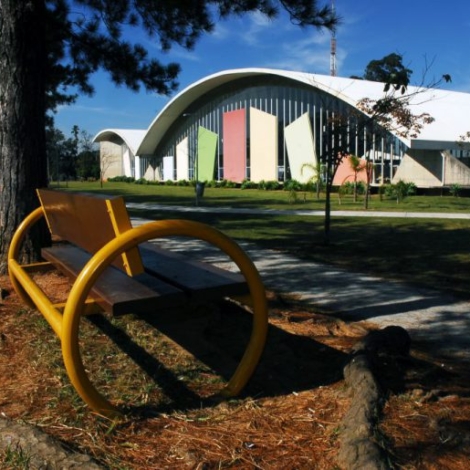 Sessão gratuita do filme Frankenweenie acontece nesta sexta-feira 13 na Biblioteca Municipal de Sorocaba. Foto: Prefeitura De Sorocaba 🎬👻📚