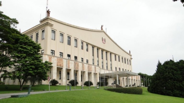 Governo de São Paulo afasta servidores e amplia investigações após apurações da Operação Ícaro, que analisa possíveis irregularidades no sistema de ressarcimento do ICMS no estado.