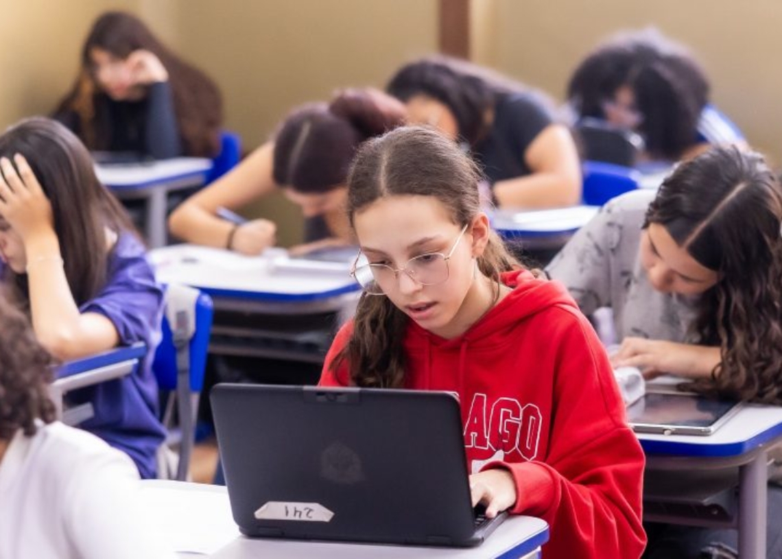 Ferramenta poderá ser utilizada como um facilitador pedagógico, permitindo que professores criem materiais didáticos dinâmicos, enquanto estudantes desenvolvem competências digitais e criativas em projetos escolares Foto: Divulgação/Governo de SP