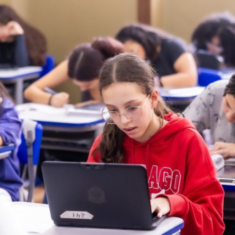 Ferramenta poderá ser utilizada como um facilitador pedagógico, permitindo que professores criem materiais didáticos dinâmicos, enquanto estudantes desenvolvem competências digitais e criativas em projetos escolares Foto: Divulgação/Governo de SP