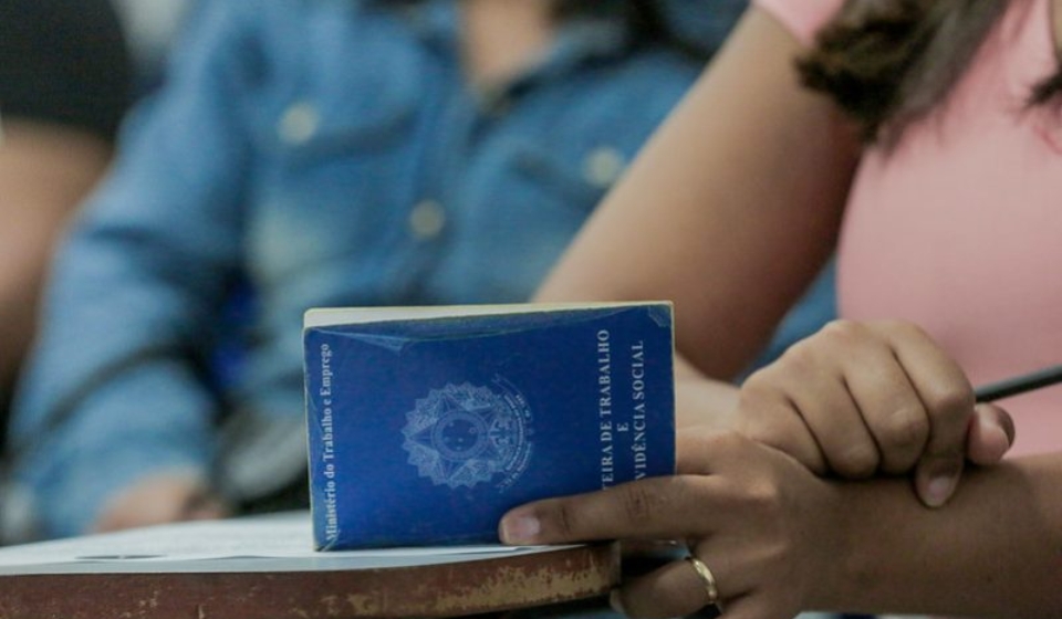 Candidatos podem se inscrever presencialmente no PAT ou pela Carteira de Trabalho Digital para diversas áreas profissionais. Foto: Prefeitura De Itapevi