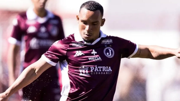 Elkin Muñoz em ação pelo Moleque Travesso (Foto: Bruno Costa-Juventus SAF)