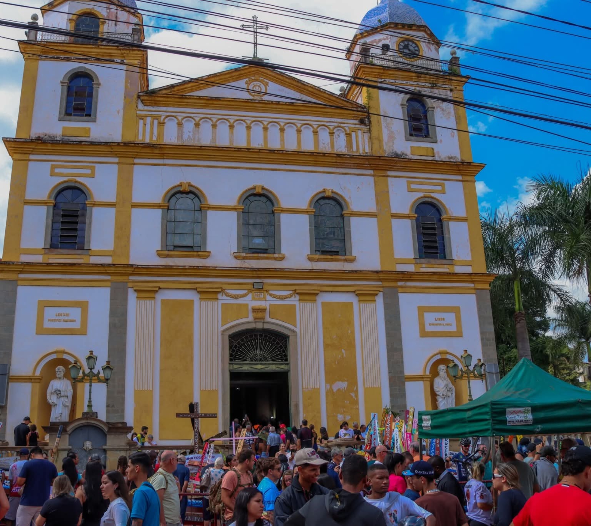 Fiéis lotam o Santuário e as ruas da cidade em celebrações que reforçam tradição, devoção e o turismo religioso no município. Foto: Pirapora Do Bom Jesus (Redes Sociais/ Reprodução)
