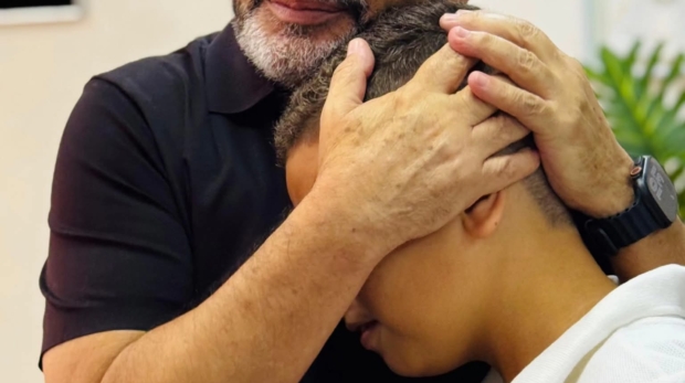 O Vereador Carmônio Bastos recebe o jovem Davi, do programa Autoridades Mirins, e destaca a importância do incentivo às novas lideranças no município.

Crédito: Reprodução/Redes sociais de Carmônio Bastos