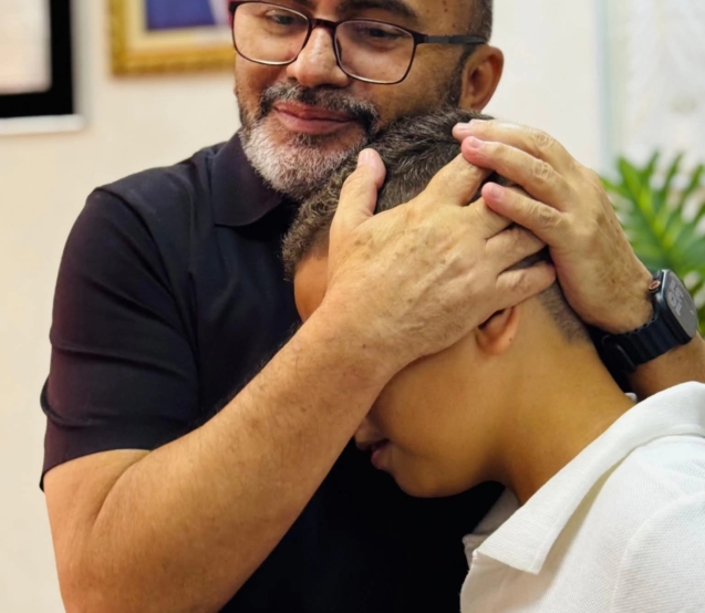 O Vereador Carmônio Bastos recebe o jovem Davi, do programa Autoridades Mirins, e destaca a importância do incentivo às novas lideranças no município.

Crédito: Reprodução/Redes sociais de Carmônio Bastos