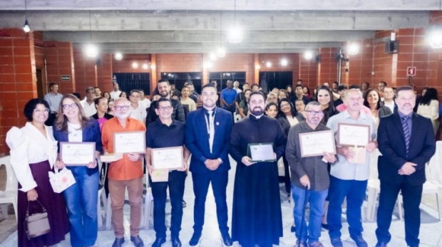 Paróquia de Osasco recebe homenagem da Câmara Municipal. Foto: Câmara De Osasco