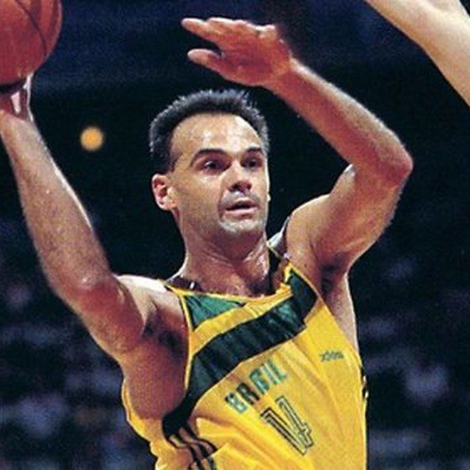 Oscar Schmidt marcou gerações com sua trajetória no basquete