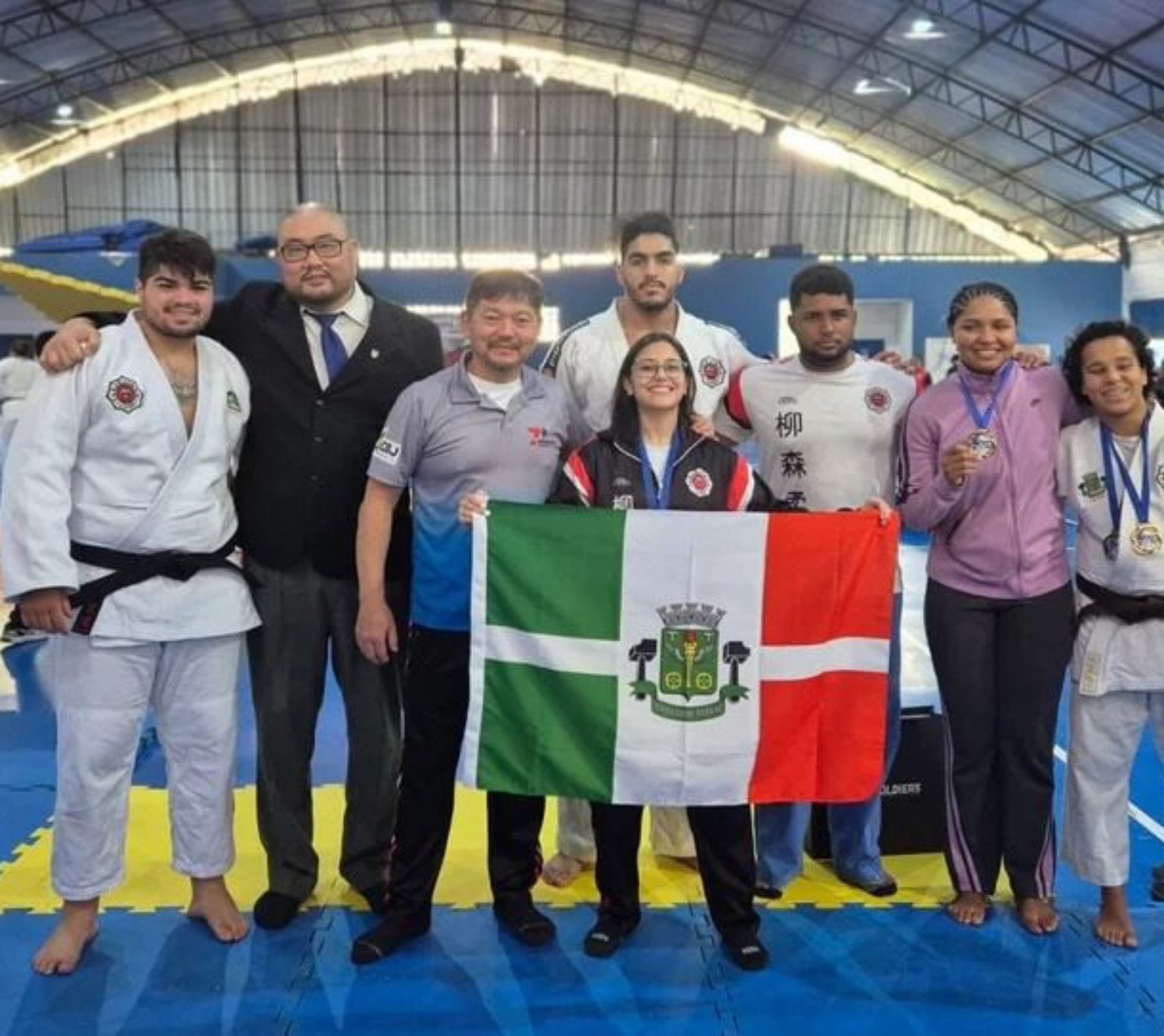 A equipe de judô de Osasco conquistou 38 medalhas na 6ª Copa Jandira de Judô, reforçando a força da modalidade no município e o talento dos atletas da Serel nas disputas regionais. 

Crédito: Divulgação