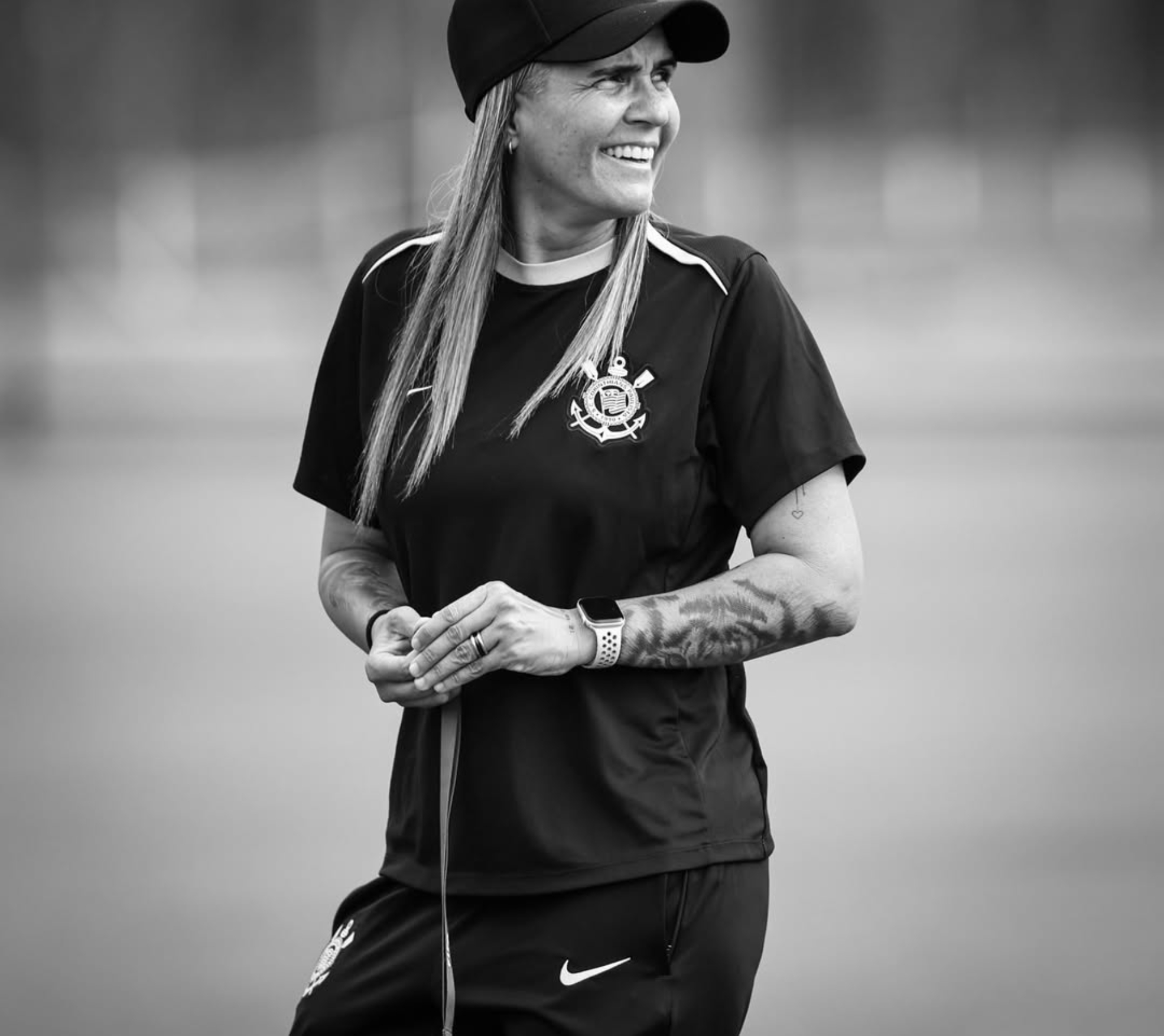 Emily Lima durante treino do Corinthians. A treinadora entrou em ranking da ESPN entre as 20 melhores do futebol feminino mundial. (Foto: Rodrigo Gazzanel/Ag. Corinthians)
