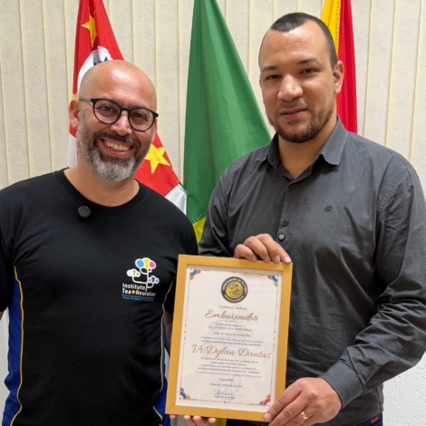 Vereador Dylan Dantas recebe título de Embaixador do Autismo concedido pelo Instituto TEA+ Neurolink em Sorocaba.

Crédito: Câmara De Sorocaba